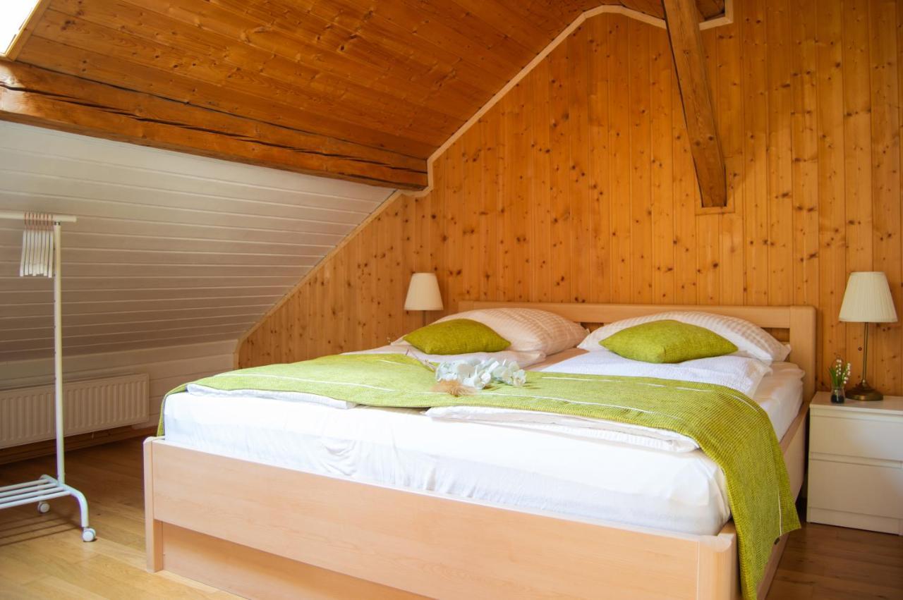 Wellness Mitten In Der Wasserfallstadt Triberg Triberg im Schwarzwald Exterior foto